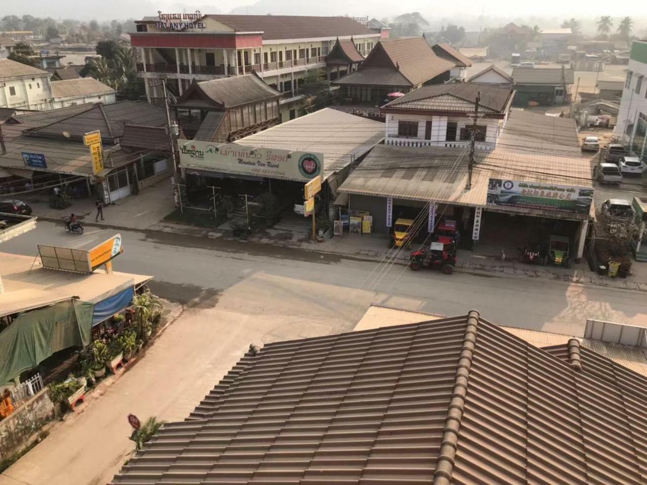 Pangu Hotel - 盘古酒店 Vang Vieng Exterior foto